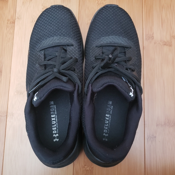 Under Armour running shoes - Picture 4 of 8